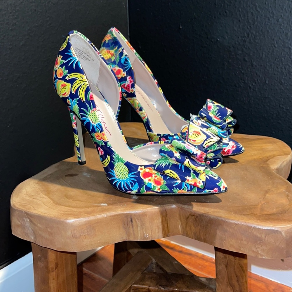 Betsey Johnson size 6
